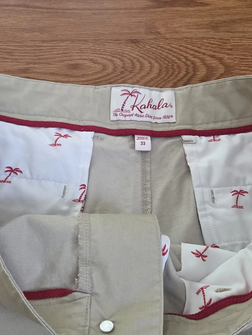Kahala Men's Hawaiian Shorts Size 33 Beige Hiking Chino Pleated Beach 8in Inseam